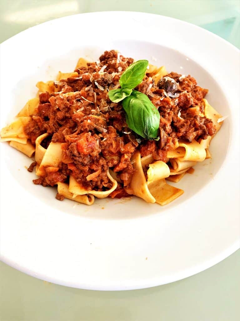 pappardelle bolognese